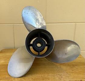 48-13704-23-a40-23p Quicksilver Mercury Boat Prop 48-13704-23-a40 Propeller