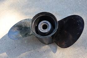 48-31074-13 Quicksilver Mercury Propeller Assembly 2 Blade Black