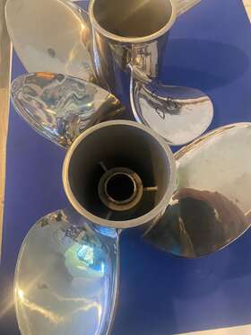 1619lhrh Signature Set Of Suzuki Used Stainless Propellers 16 1/2 X 19 Three Blade Flow Torque Hubs