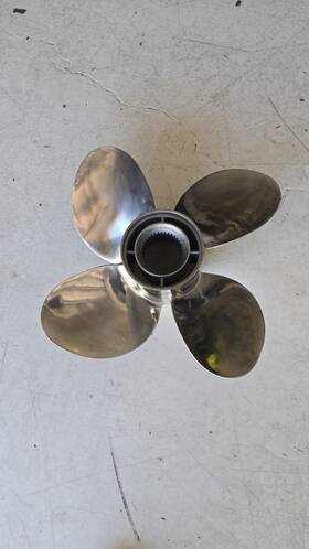 1654-160-18 Solas Propeller 18 Pitch 4 Blade
