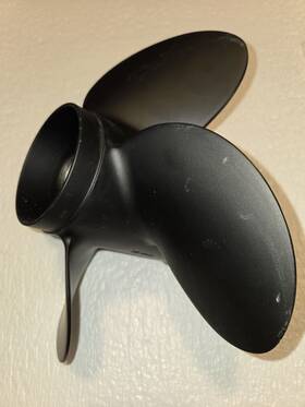 1313-105-12 Solas 824375005626 Prop Amita 4 Used Mercury Aluminum 25-70hp. Blade