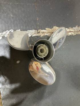 11323-mi323 Stiletto Boat Propeller