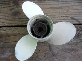 10x15-g Suzuki Propeller For Evinrude 8-20hp 3 X 10 Inch 15