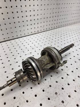 56120-96332-0ed Suzuki 57610-96311 Propeller Shaft Prop Housing