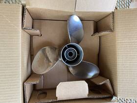 990c0-00600-17p Suzuki Stainless Propeller 3rx11.75x17p