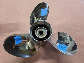 990c0-0061l-17p Suzuki Counter Rotating 14 Inch X 17p Ss Prop 3lx14x17p P11202