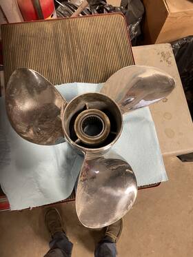 990c0-0090f-21p Suzuki 990c0-0090f-195 Front Prop Used