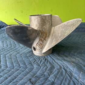 48-8259339 Trophy Plus 13.75x23 Pitch Propeller #128