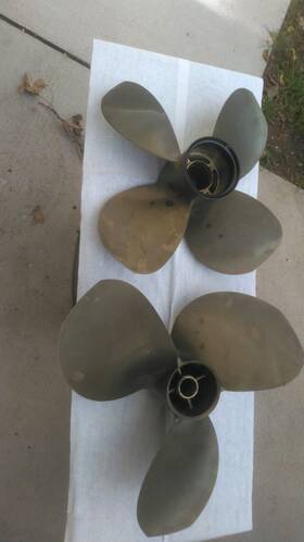 21808223 Volvo Penta Ips 15 N3 Prop Set