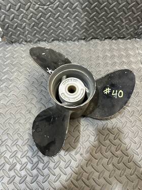 3850302vp Volvo Penta - 14.25 X 21 3 Blades Rh Aluminum Used
