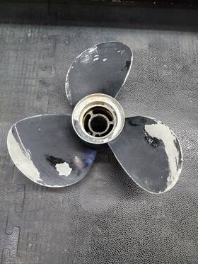 3851421 Volvo Penta D1 Front Prop Used