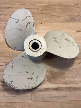 606-l541 Volvo Penta Vintage Propeller 14 X 17l 606 L541