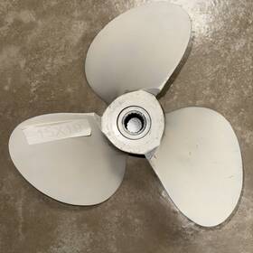 Ccp351 Volvo Penta Oj/volvo 15x19 Pitch 3 Blade Left Hand Propeller