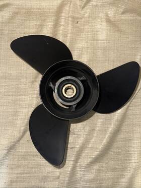 13.75x21m Yamaha New M Series 13.75x21 Pitch Aluminum Right Hand Propeller