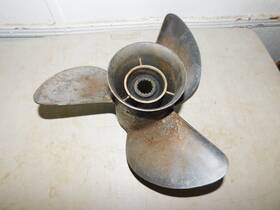 13x17-k2 Yamaha Stainless Steel Propeller 13x17 Fits With 4.25 Gearcase