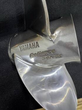 24a209 Yamaha Prop