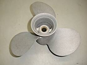 664-45947-01-36 Yamaha 3 Blade Aluminum R.h. Propeller 9 7/8 X 11 1/4-f Replaces