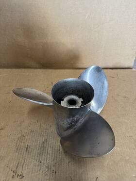 6ax-45978-20-00 Yamaha Saltwater Series Xl 15 1/4x 23 Pitch Rh Standard Stainless Prop Propeller