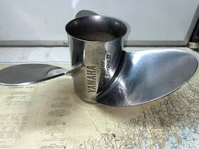 6ce-45930-20-00 Yamaha Saltwater Series Ii 15 3/4 Inch X 13p Rh 3 Blade Sst Propeller Oem