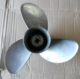 6r1-45978-a1 Yamaha Oem 15.25x17p Rh 3 Blade Stainless Steel Propeller