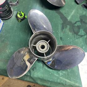 49-sc2 Yamaha Outboards 1/2 16 Saltwater Series Ii Ss Propeller Rh 15 Inch X Pitch