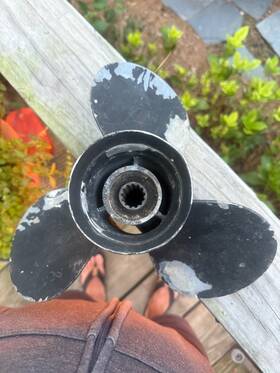 Y8-212 Yamaha Boat Propeller 3 Blade