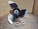 Evinrude Johnson Omc Aluminum Propeller Rh 3/4 13.75" X 15P 391198. Fixed Price $55.00.