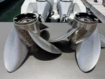 Mercury Bravo 1 22P Counter Rotating Prop Set (lh/rh) Excellent Condition. Fixed Price $1350.00.