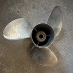 Michigan Wheel Ss Propeller 15-1/2 X 19 Rh (p# 033008) W/ Pre-installed Hub. Fixed Price $225.00.