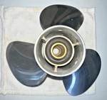 Johnson/evinrude Viper Stainless Propeller 763929 Right Hand Rot 13 7/8 Dia 15P. Fixed Price $269.99.